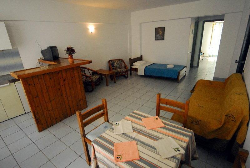 הרסוניסוס Acropolis Apartments מראה חיצוני תמונה