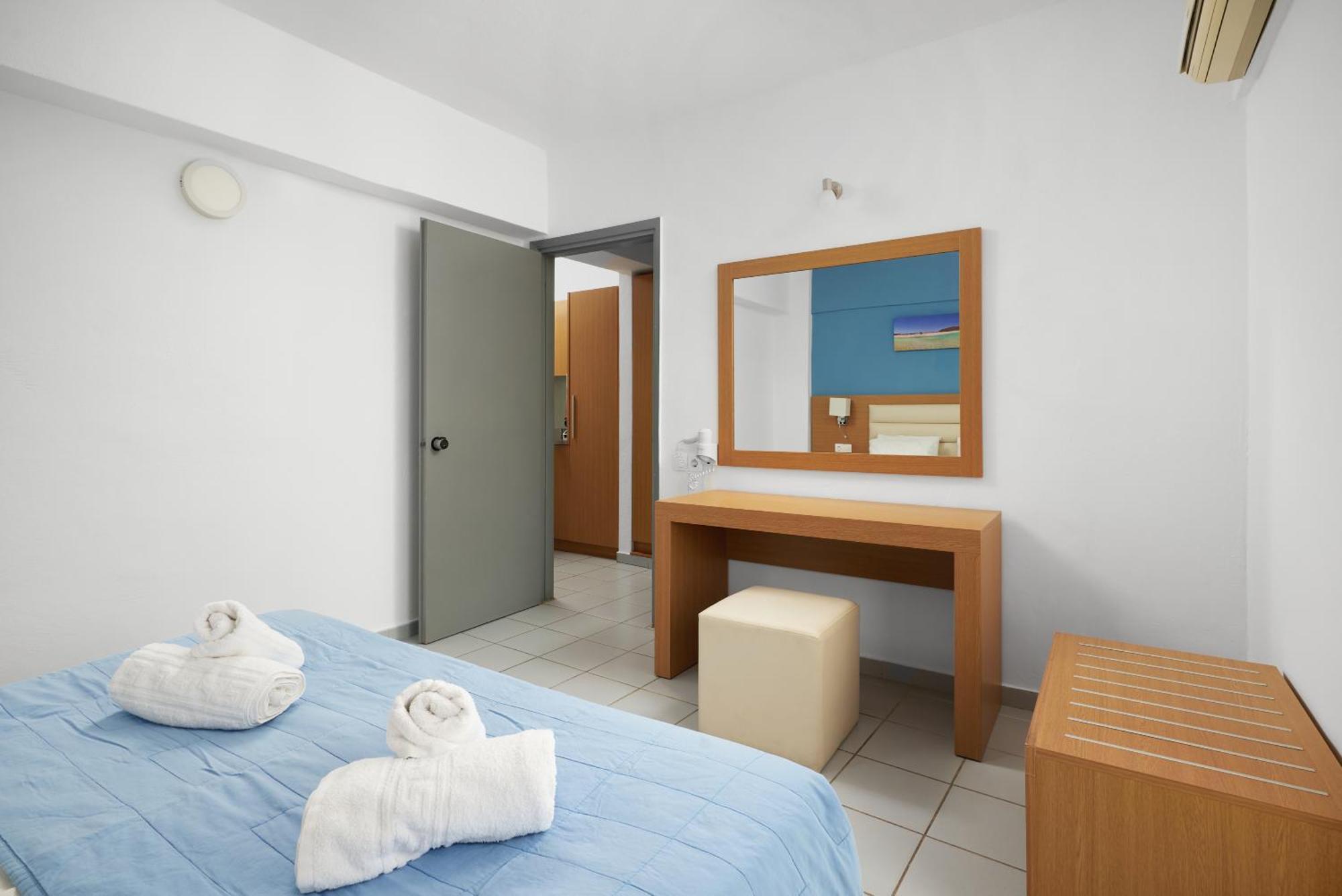 הרסוניסוס Acropolis Apartments מראה חיצוני תמונה