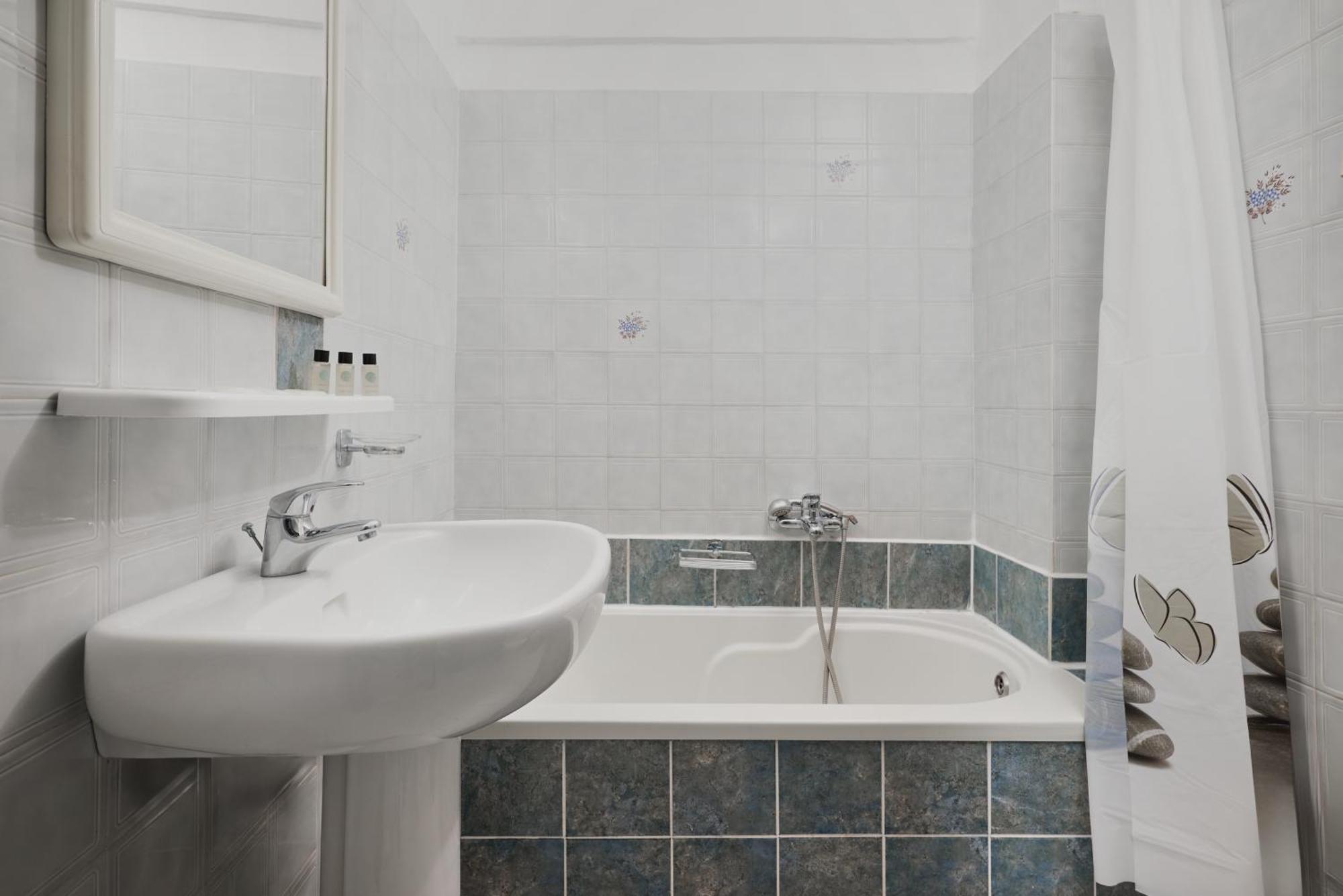 הרסוניסוס Acropolis Apartments מראה חיצוני תמונה