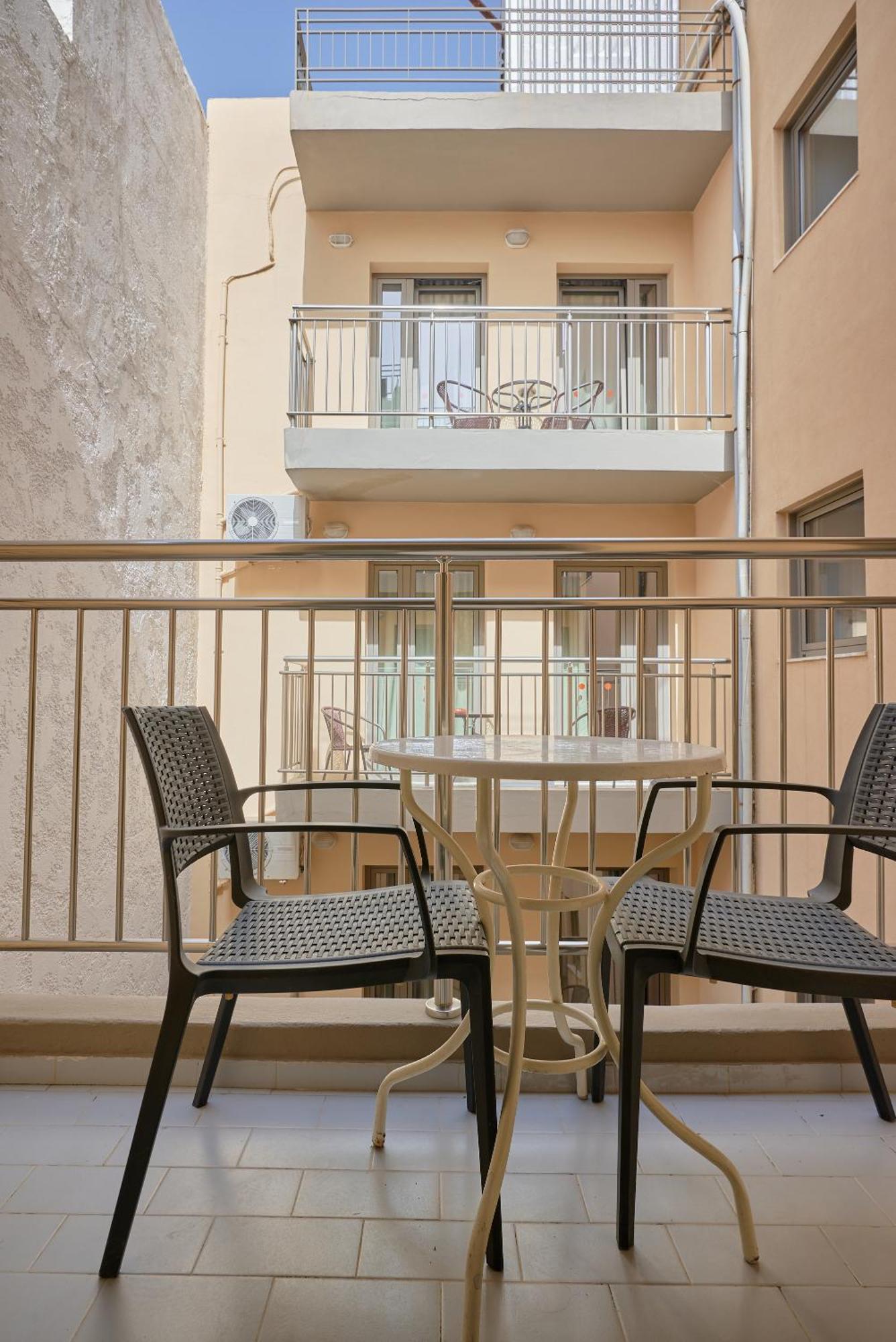 הרסוניסוס Acropolis Apartments מראה חיצוני תמונה