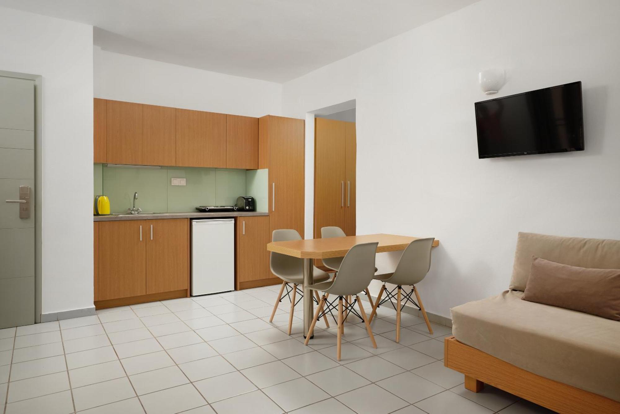 הרסוניסוס Acropolis Apartments מראה חיצוני תמונה