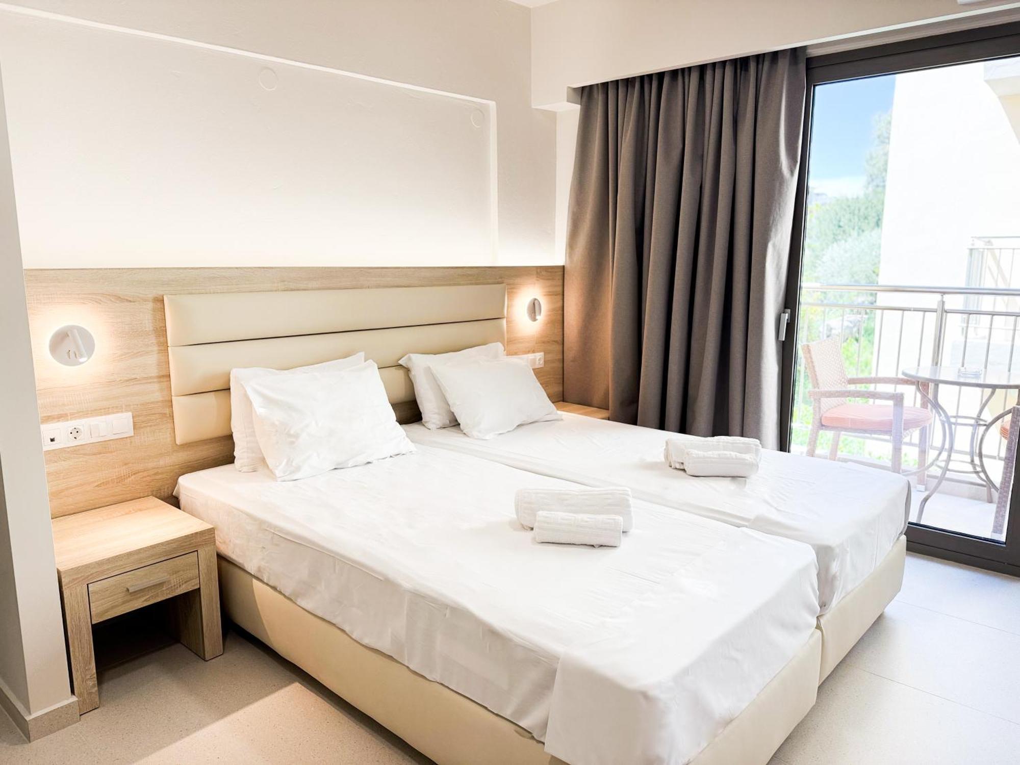 הרסוניסוס Acropolis Apartments מראה חיצוני תמונה